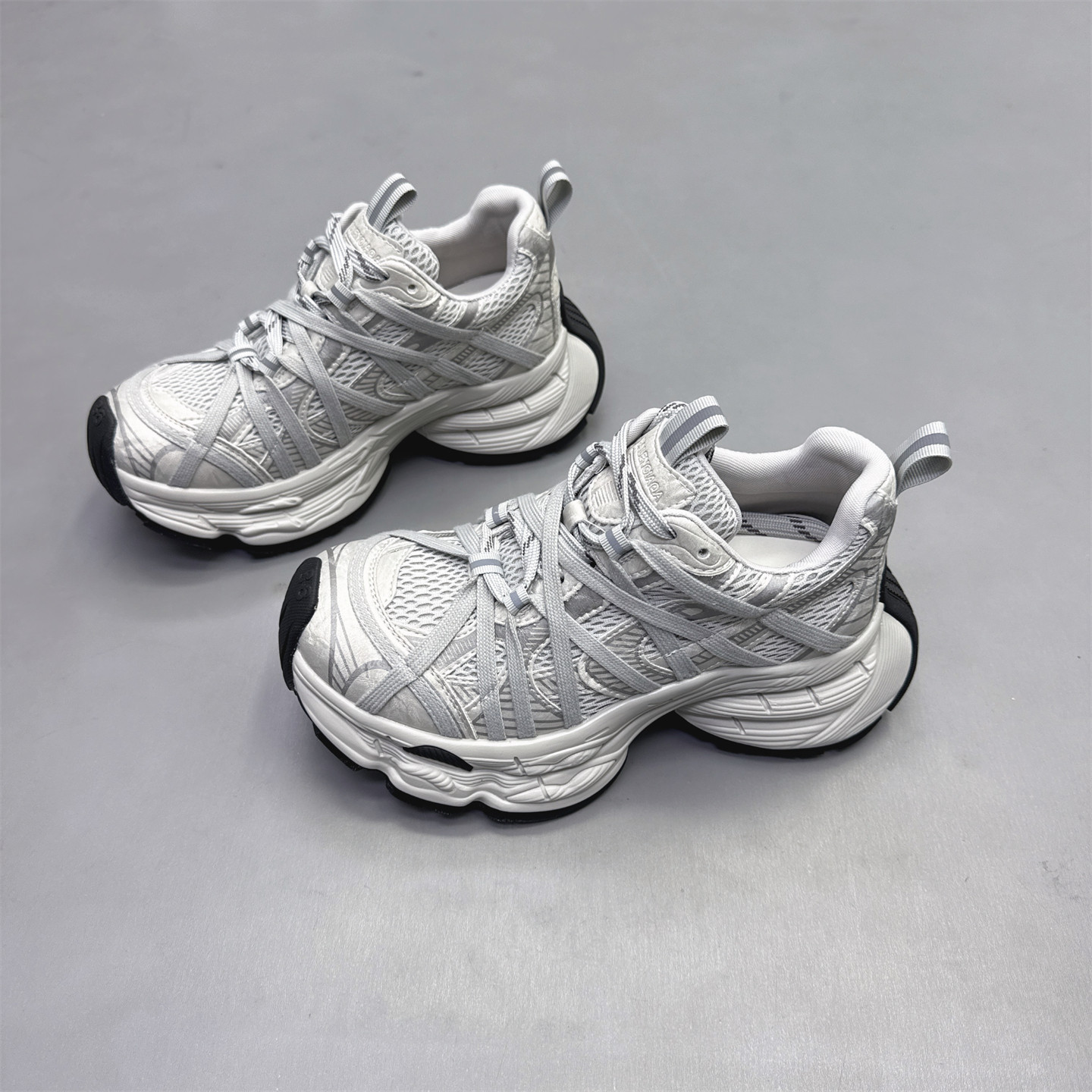 头层牛皮厚底绑带小众老爹鞋女2026春季新款轻便跑步运动鞋休闲鞋