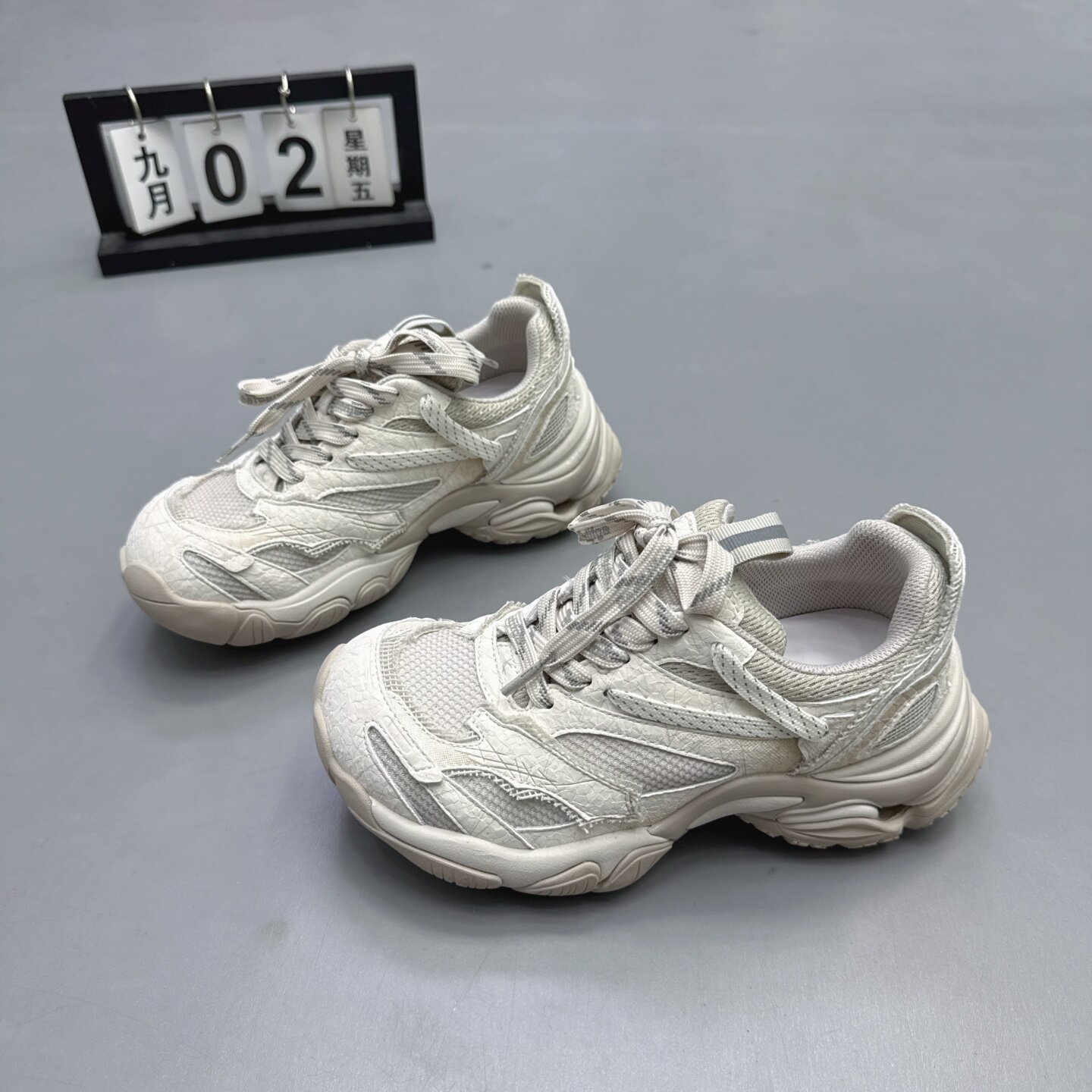 真皮女鞋厚底复古绑带老爹鞋2026秋新款网纱运动跑步鞋登山休闲鞋
