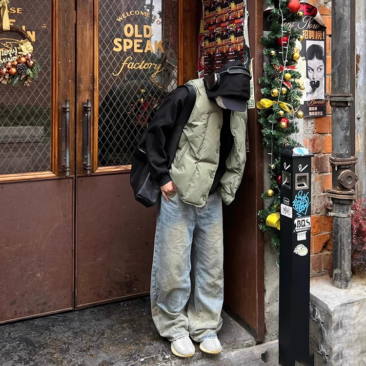 大码轻盈保暖秋冬情侣款复古V领羽绒棉马甲男女加厚宽松坎肩潮牌