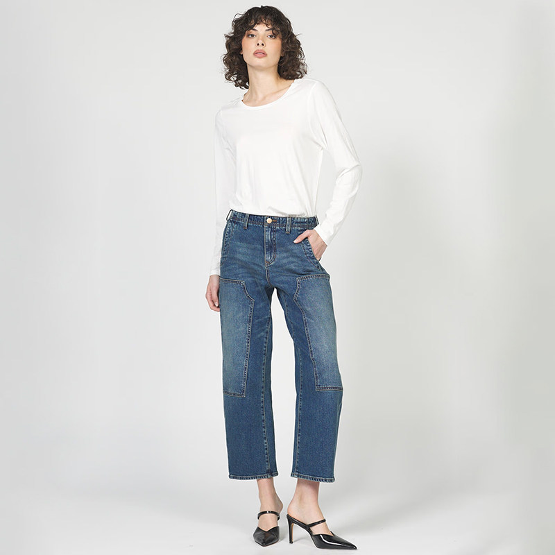 美式丹宁DJ 女款 蓝色洗水中腰桶形修身八分牛仔裤 F639