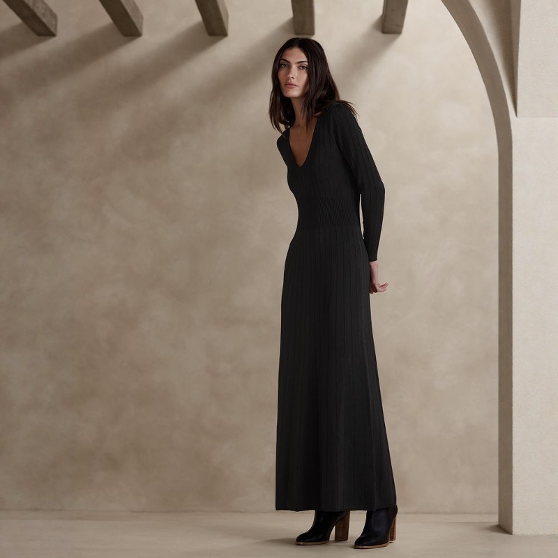 美系蕉国BR 女款 V领罗纹曲珠长款针织连衣裙 D677