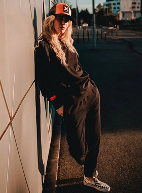 澳洲滑雪潮牌WATS  女款 松紧腰抽绳刺绣束脚卫裤 D513