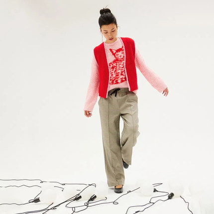 英伦美学OB 女款  红色蓬松针织背心 D611