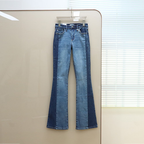 美式丹宁DJ 女款 蓝色洗水拼接微喇牛仔裤 F583