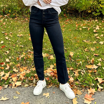 美式丹宁DJ 女款 深靛蓝洗水莱赛尔混纺微喇剪边九分牛仔裤 D268