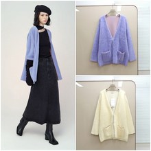 香港潮牌IN 女款 V领撞色贝壳钩边落肩毛绒宽松开衫 D964