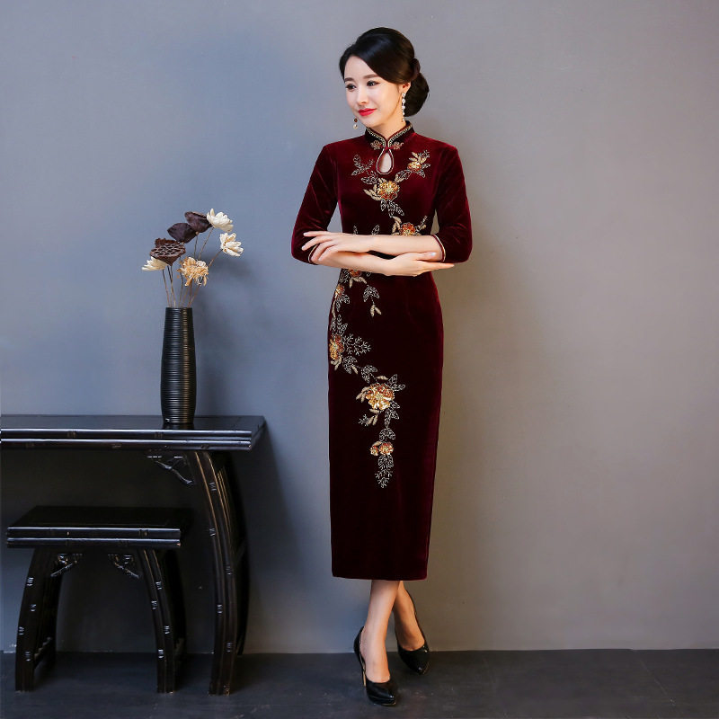 改良金丝绒旗袍女2019新款秋季妈妈中袖长款中老年婚宴会端庄大气