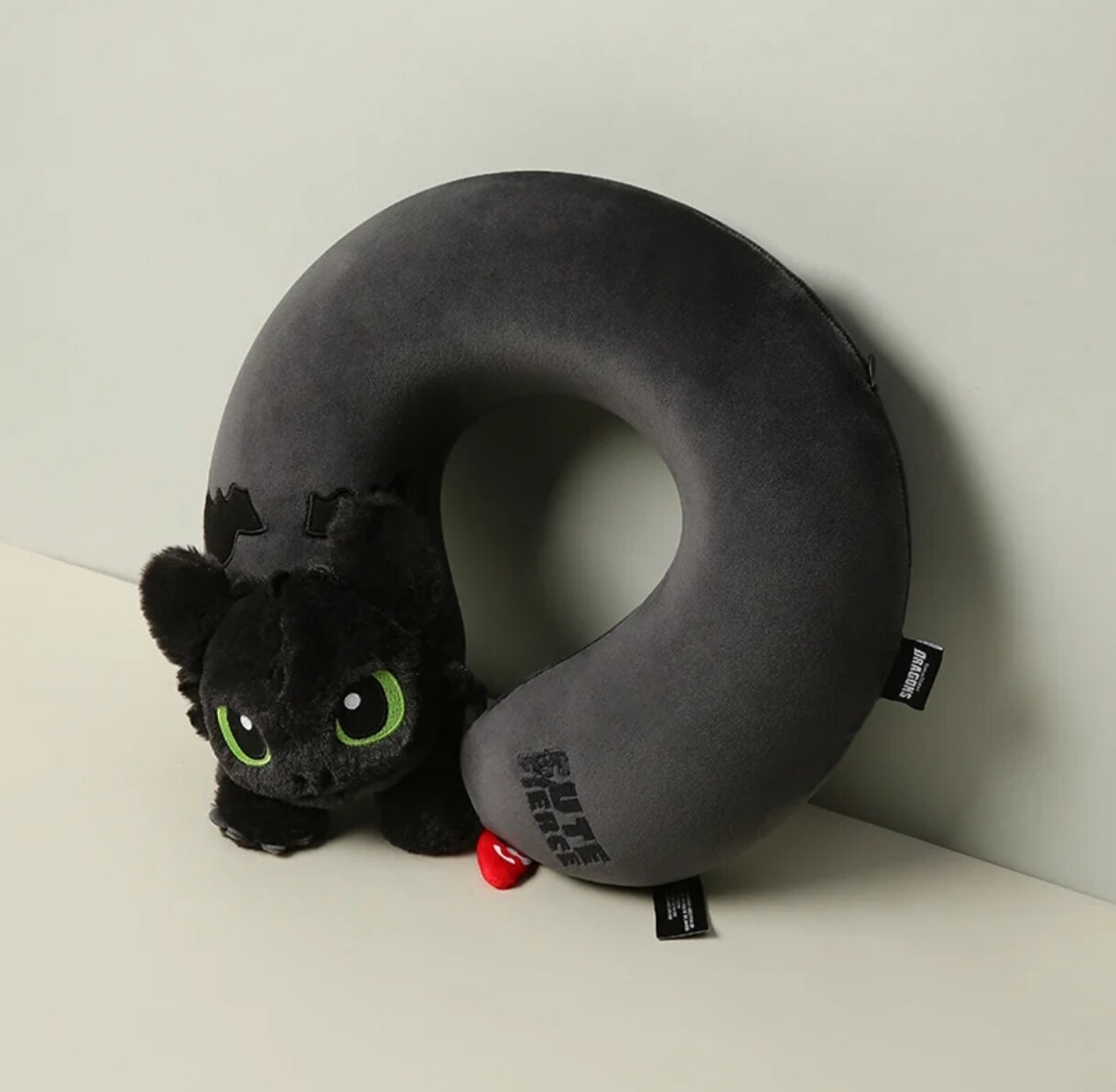 全新驯龙高手U型枕办公室护颈枕旅行卡通U形枕正品