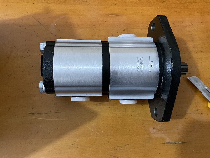 挖掘机配件现代385-9 485-9t 520vs 先导齿轮泵31qb-30130