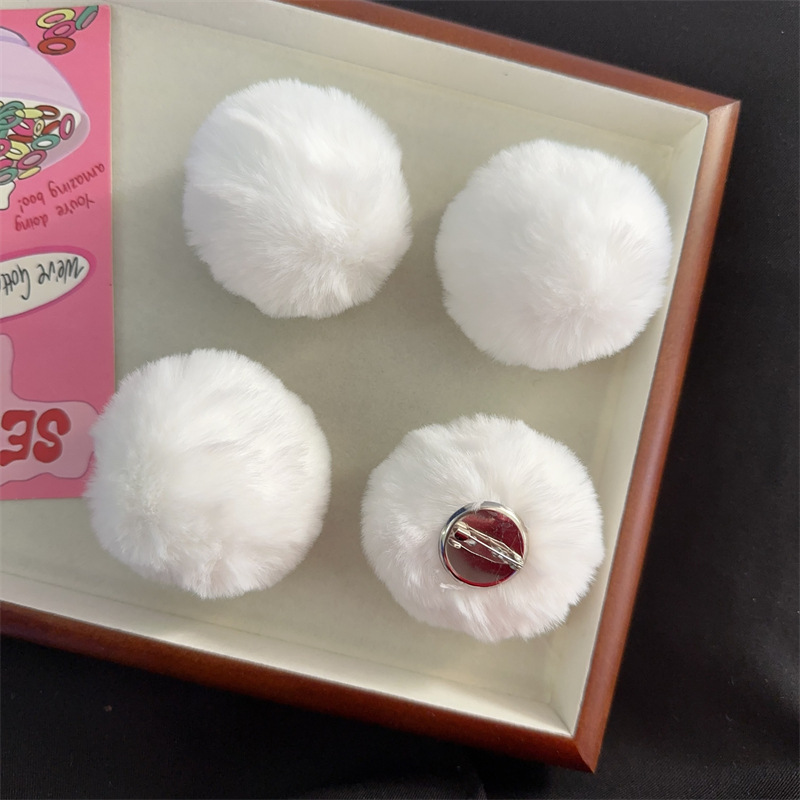 6CM超大毛球仿兔毛手工帽子胸针