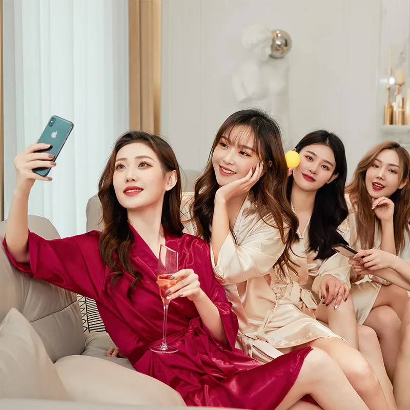 新娘伴娘女晨袍婚礼丝绸生日闺蜜派对睡衣趴绣字红色睡袍结婚晨袍