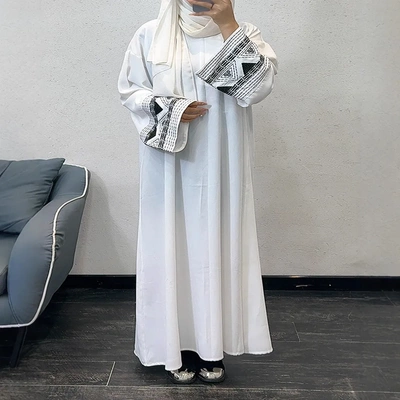 F433外贸迪拜阿拉伯刺绣绣花长袍时尚Abaya长袍长裙现货