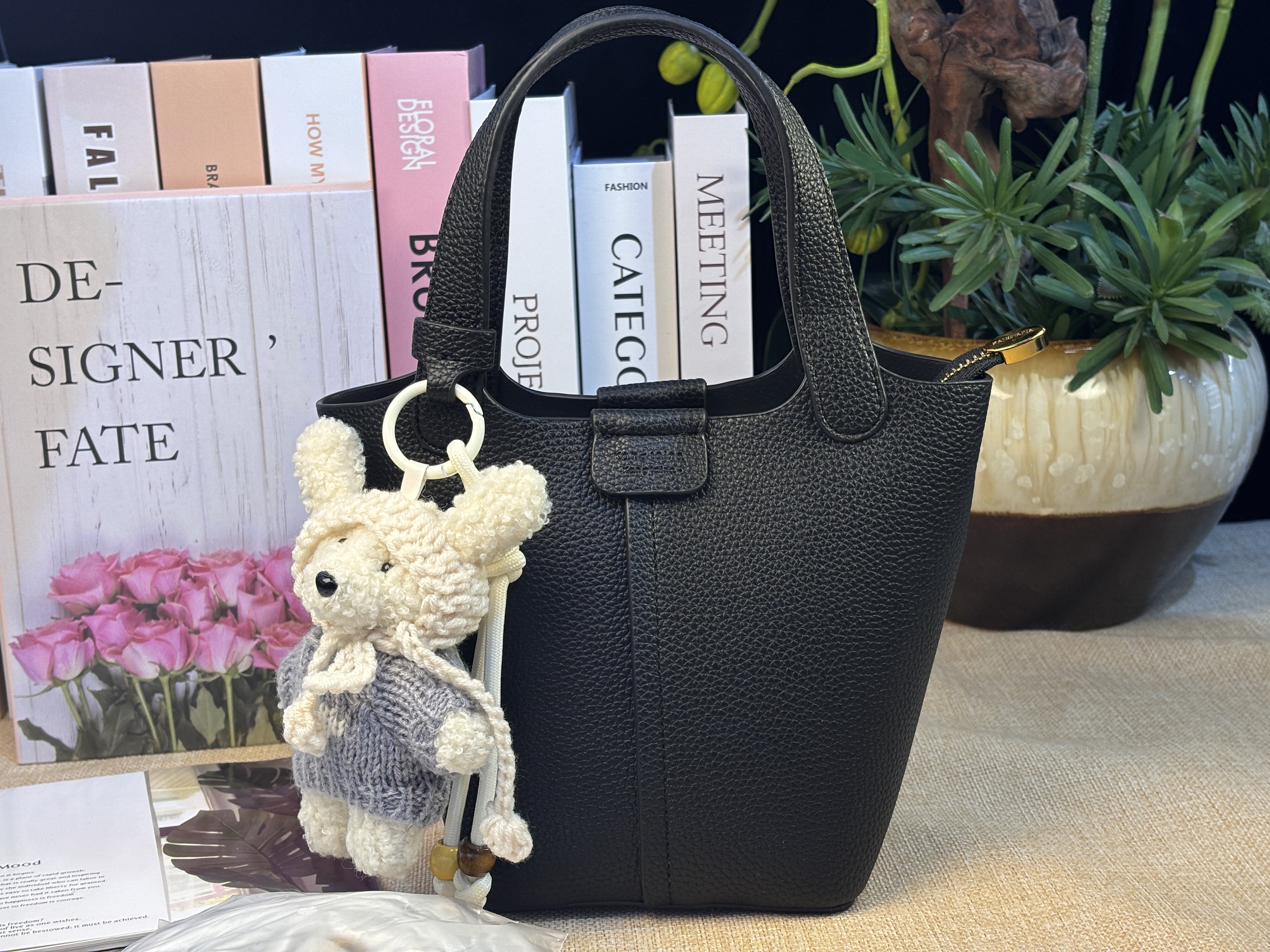 新品时尚女包单肩手提斜挎百搭轻便潮流款通勤个性极简个性多背法