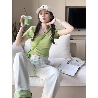 俏皮减龄白色短袖女套装活