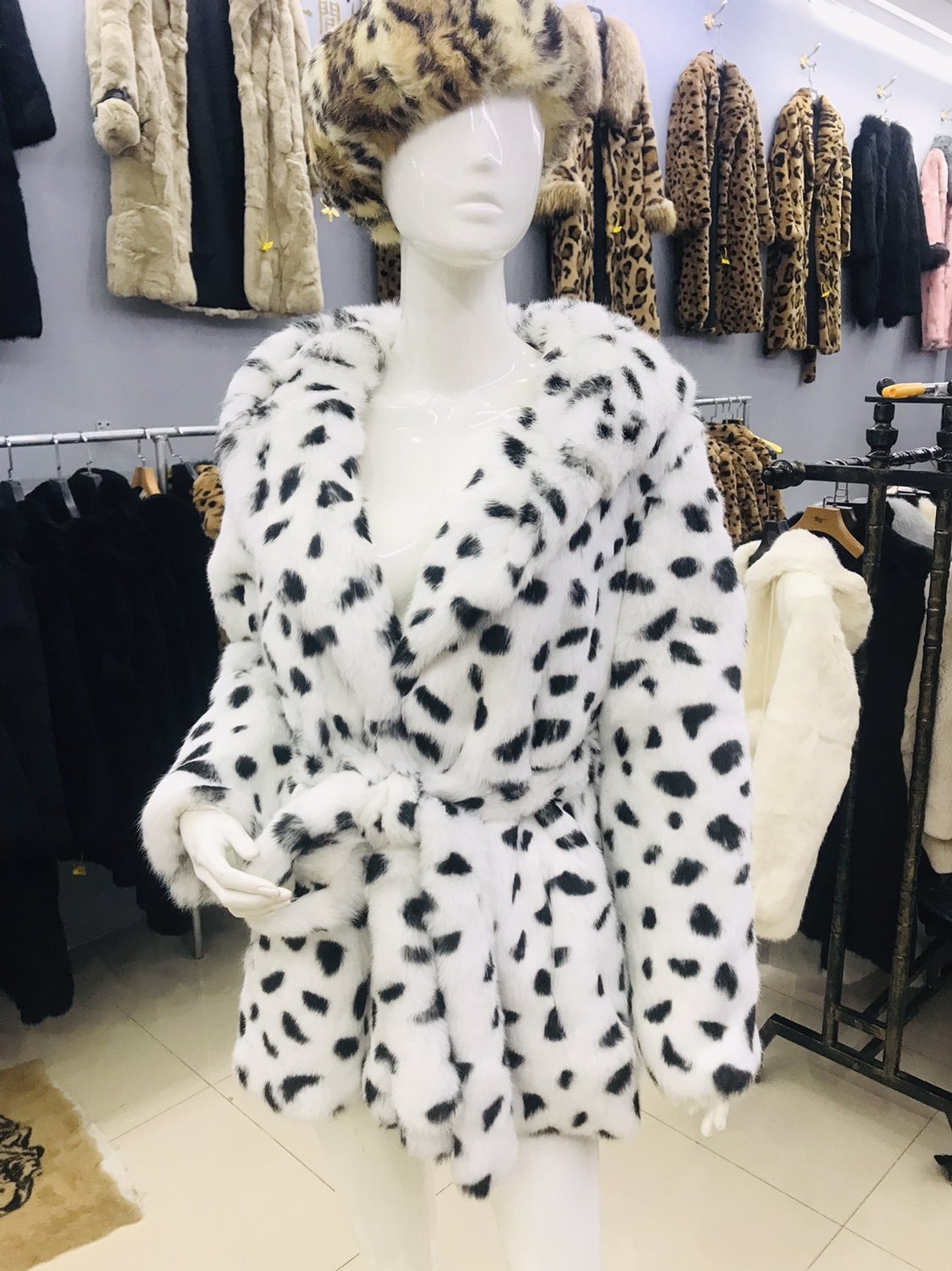 秋冬新款真皮草整皮毛一体兔毛豹纹西服连帽女装外套韩版修身显瘦