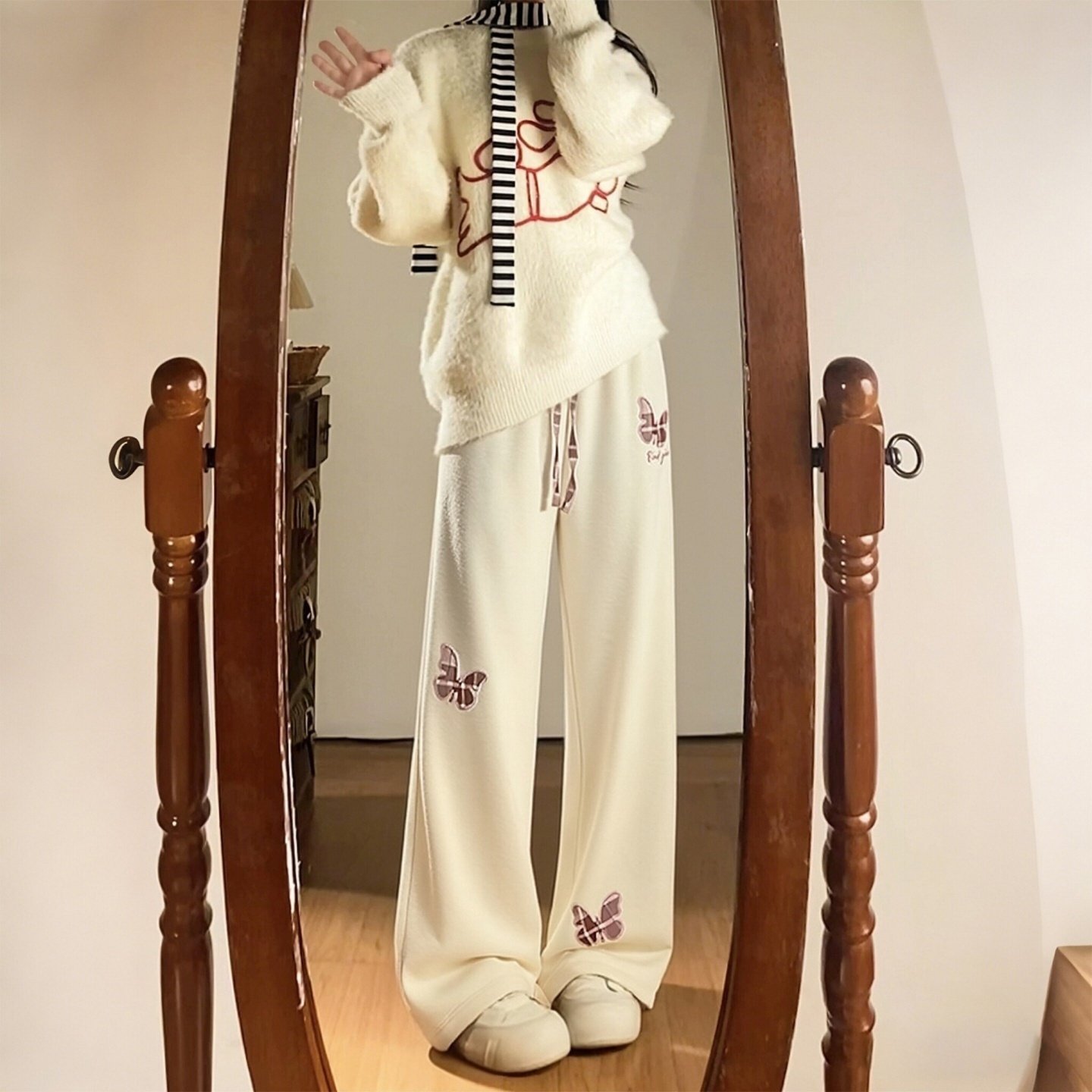 特大码女装胖mm百搭蝴蝶刺绣抽绳阔腿裤女高腰显瘦宽松休闲直筒裤,女装/女士精品,大码裤装,淘宝优惠券,粉丝福利购,淘宝优惠卷