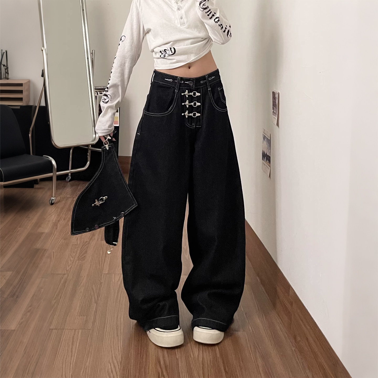 300斤大码女装胖mm复古黑色牛仔背带裤女可拆卸单肩带连体裤子潮