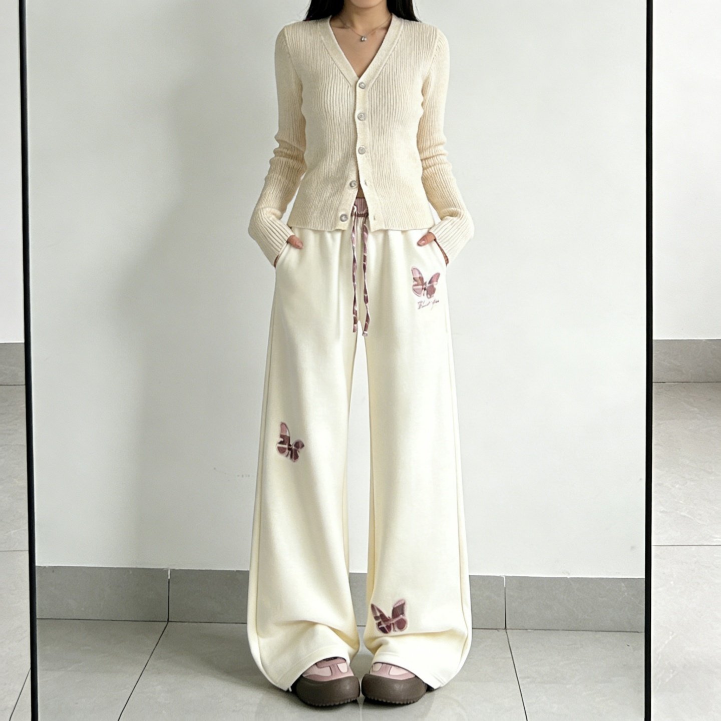 大码女高腰显瘦蝴蝶刺绣直筒裤