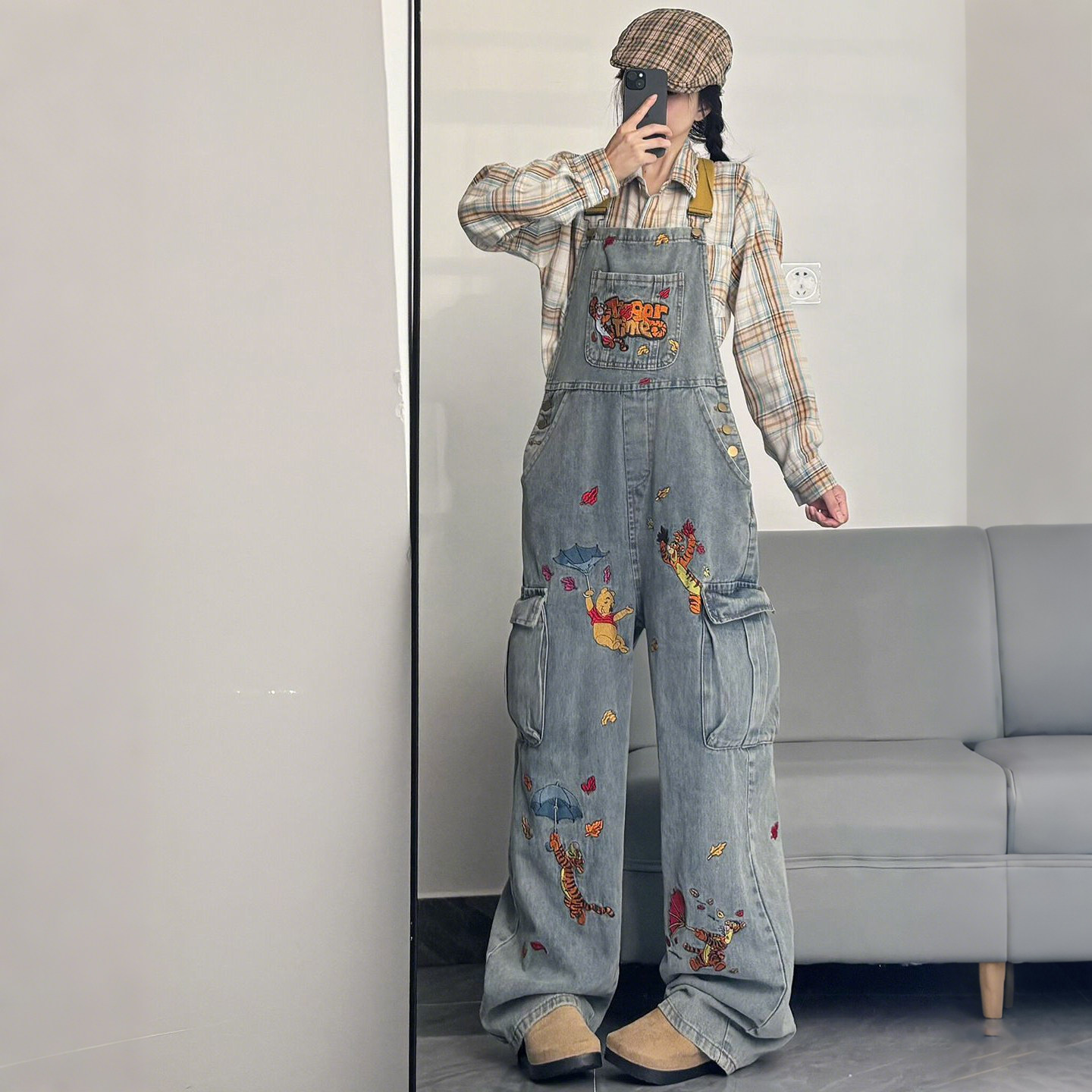 大码女装胖mm童趣卡通刺绣牛仔背带裤女显瘦直筒复古港风连体裤潮