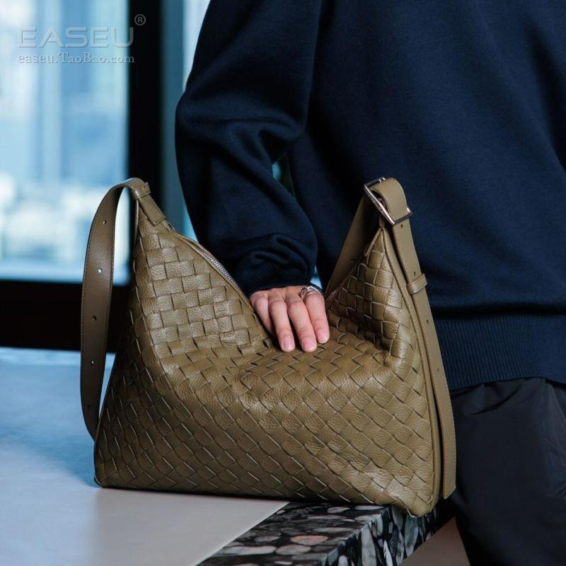 2025新品鹿皮男士包袋