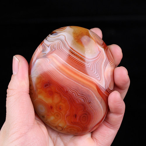 天然缠丝玛瑙手把件红色花纹石头