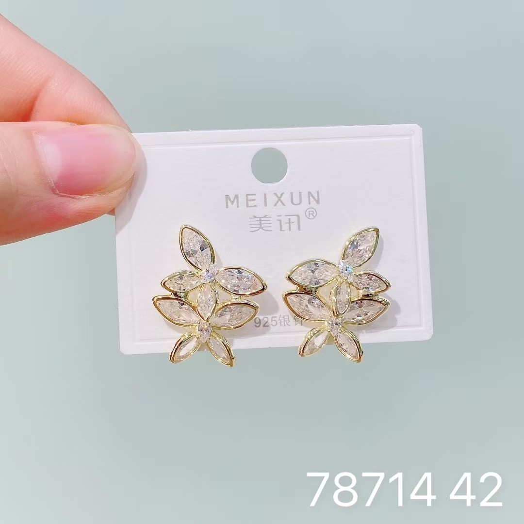 美讯耳饰银针时尚流行轻奢高级感精致风闪闪锆石蝴蝶花耳环女耳饰