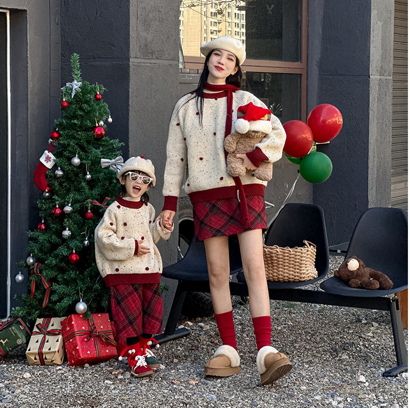 vqb2025新款亲子装母子母女一家三口毛衣男女儿童圣诞立体毛球潮