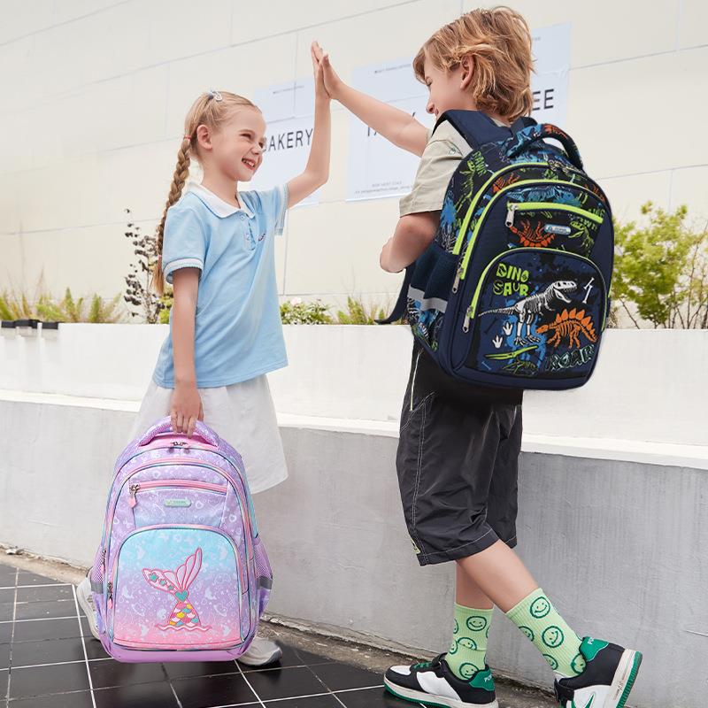 新款儿童书包3-6年级轻便背包双肩包小学生书包