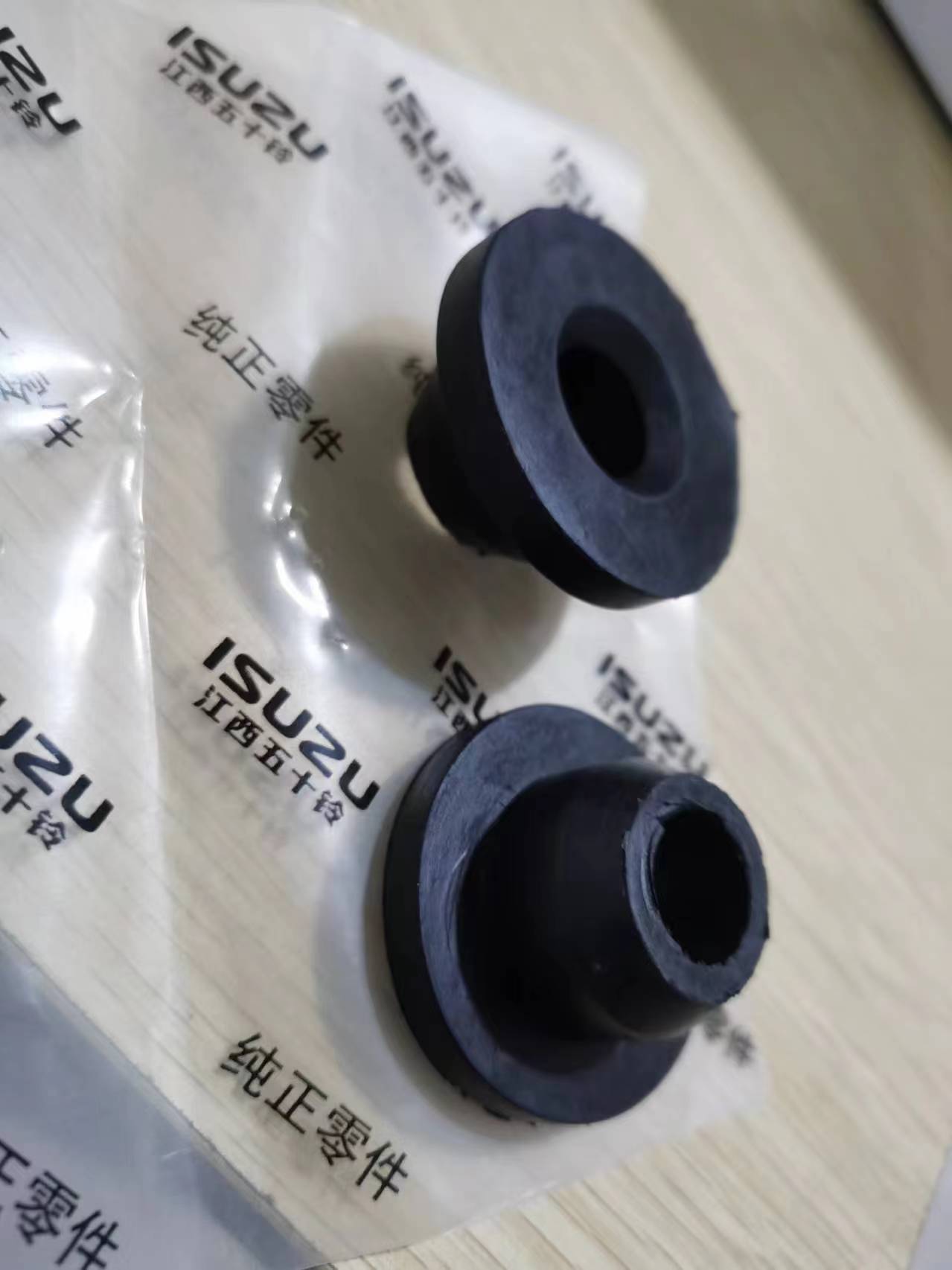 五十铃DMAX铃拓瑞迈水箱下胶垫