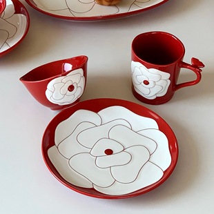 家用高颜值红色陶瓷餐具组合精致浮雕山茶花碗盘新款 釉下彩简约
