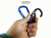 MADNESS钥匙扣四周年限定白山联名登山扣两色可选 现货 余文乐同款