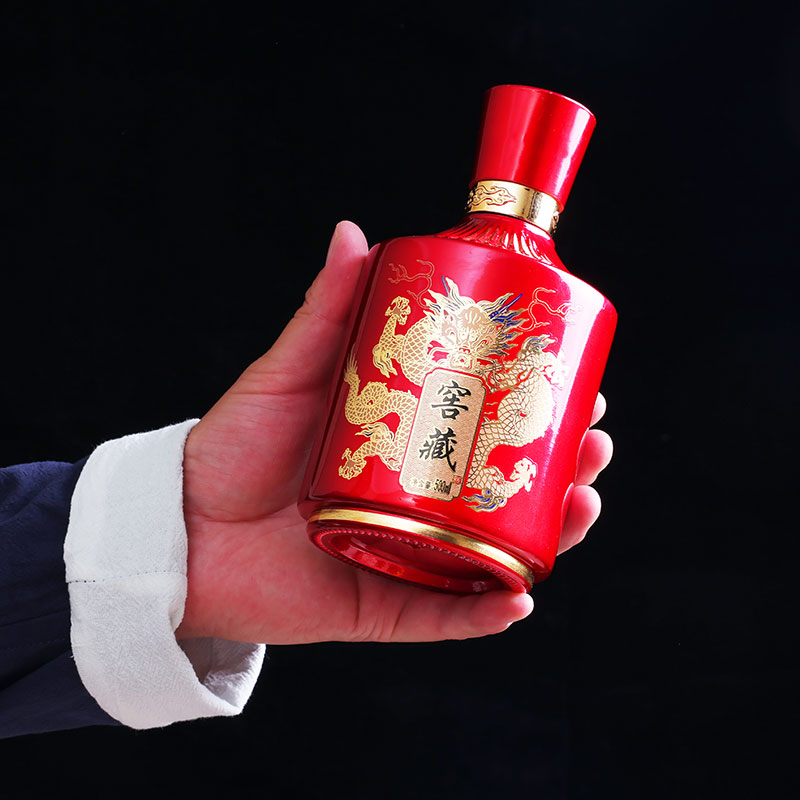 高档一斤烫金龙白酒瓶