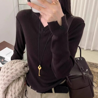 显瘦V领一粒扣羊毛针织衫