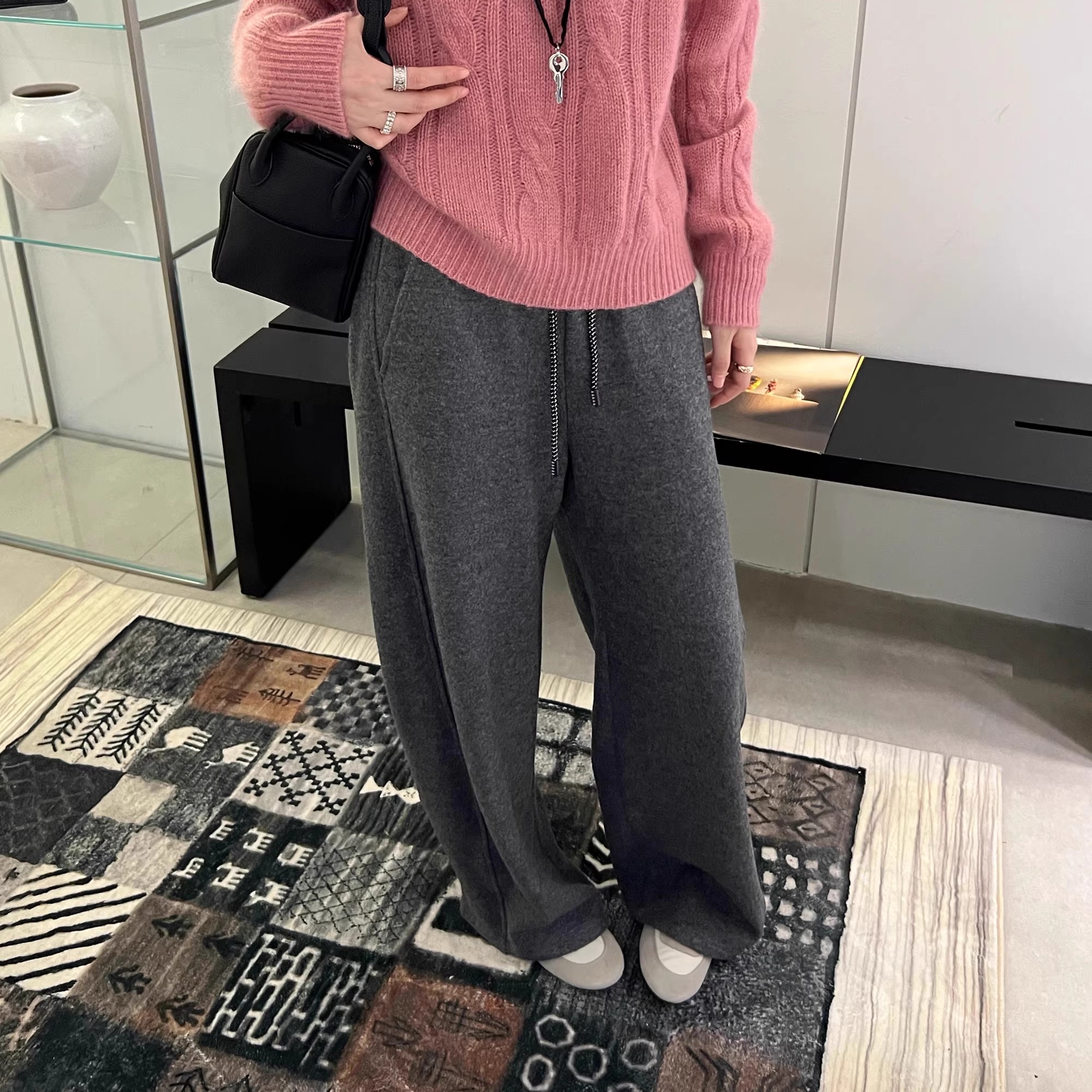 显瘦舒适加绒松紧腰糯米裤