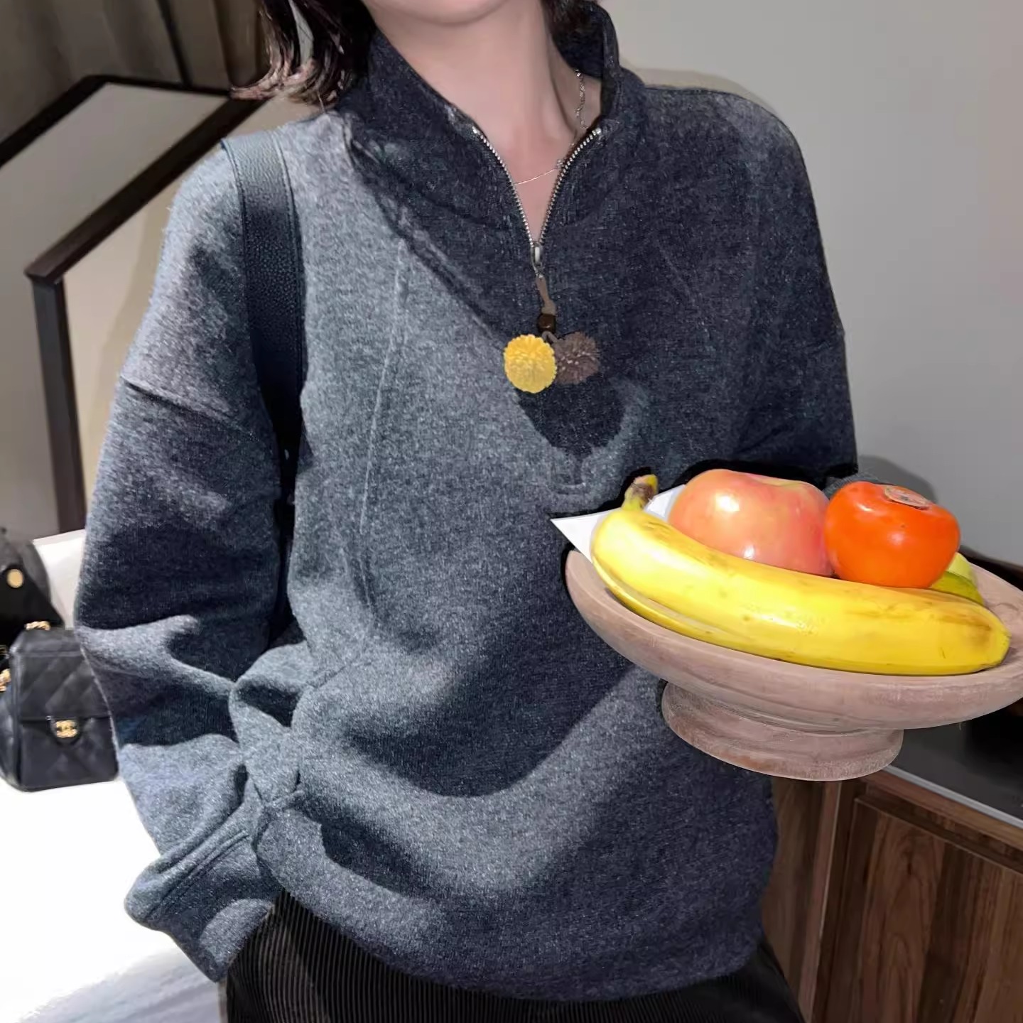 宽松慵懒立领套头卫衣女