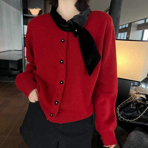 丝绒围脖领氛围红色羊毛针织开衫