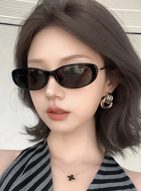 复古Y2K辣妹猫眼小框黑色太阳镜