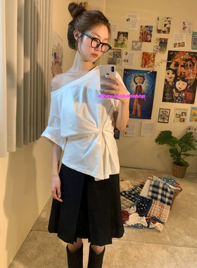 eihey诶嘿不规则侧扣斜肩短袖衬衫女收腰显瘦褶皱法式高级T恤上衣
