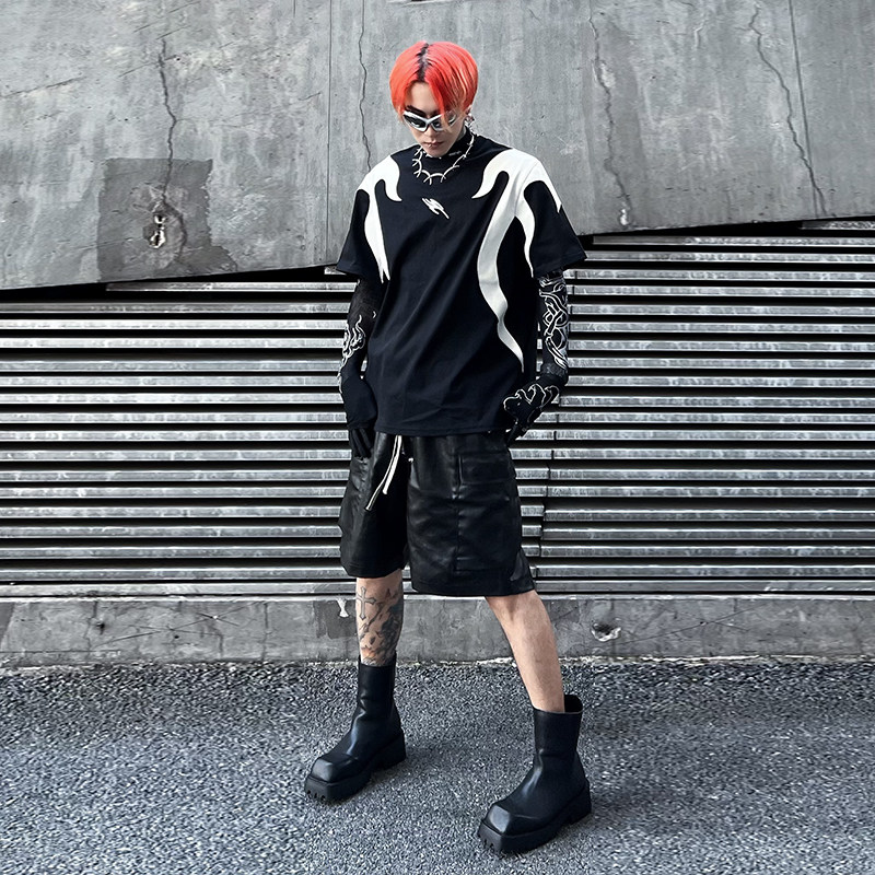 牧羊帅 结构设计感PU皮撞色火焰拼接短袖T恤男宽松机车赛车服半袖