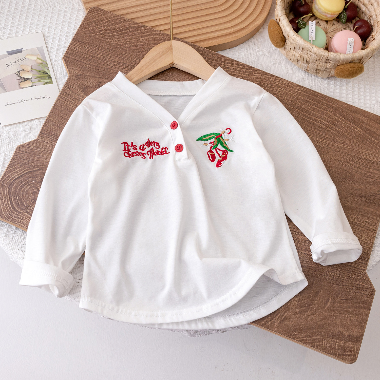 V领韩版长袖刺绣樱桃时尚洋气T恤