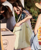 花儿与少年迪丽热巴同款 包黄色帆布包字母LOWCLASSIC大容量单肩包