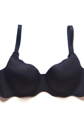 657075BCDEF无钢圈舒服一片式黑色光面无痕薄款大胸显小围T恤文胸