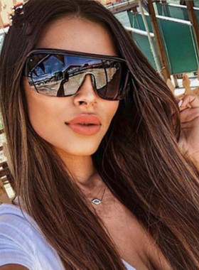 街拍大框个性墨镜希尔顿同款