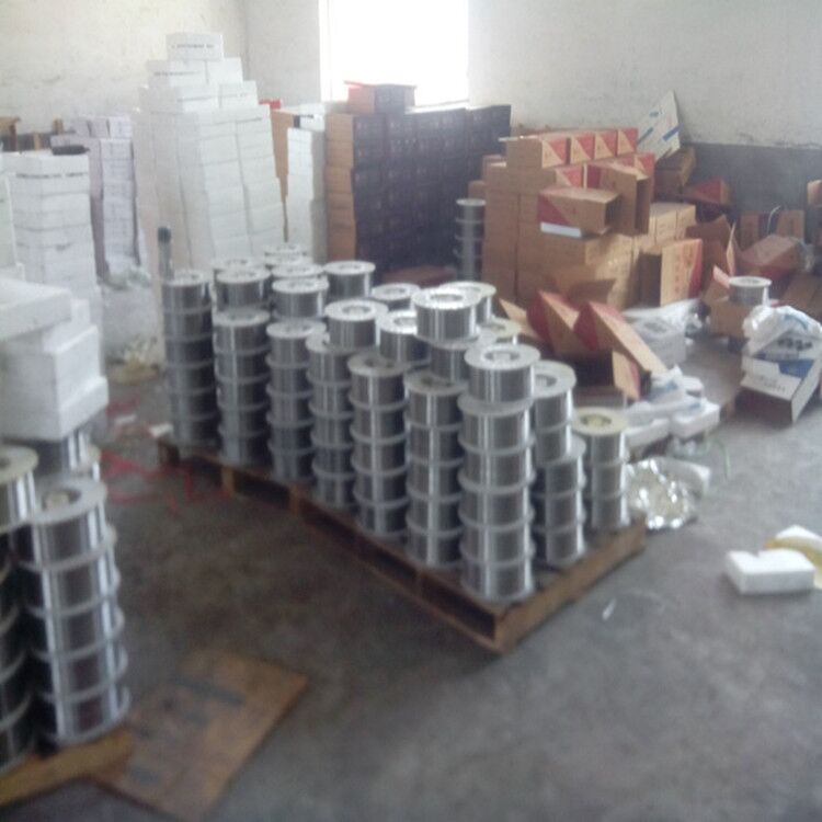 YD688耐磨药芯焊丝堆焊气保焊丝耐高温高硬度碳化钨1.2 1.6电焊丝