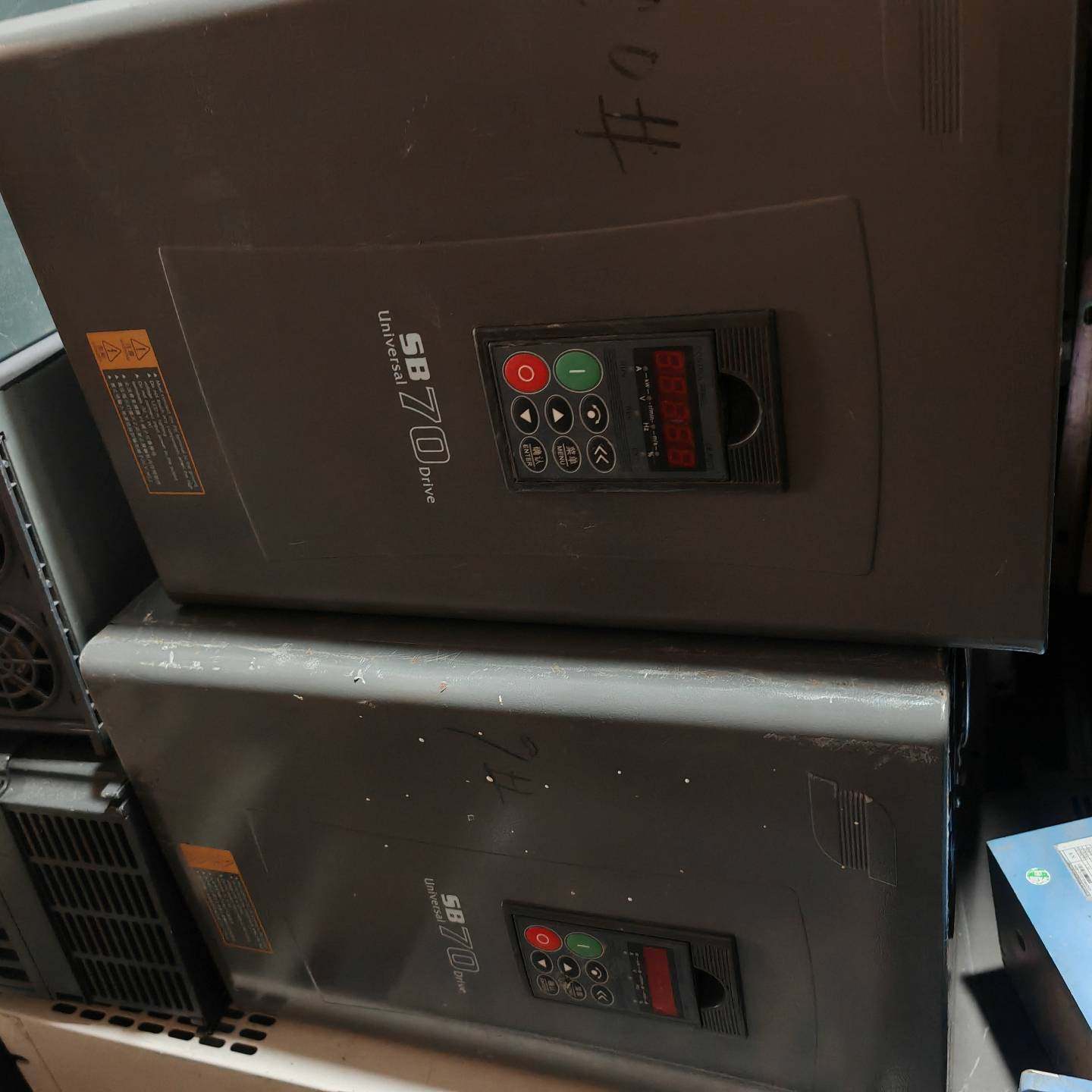 森兰SB70系列变频器。型号：SB70G22，功率22kw，