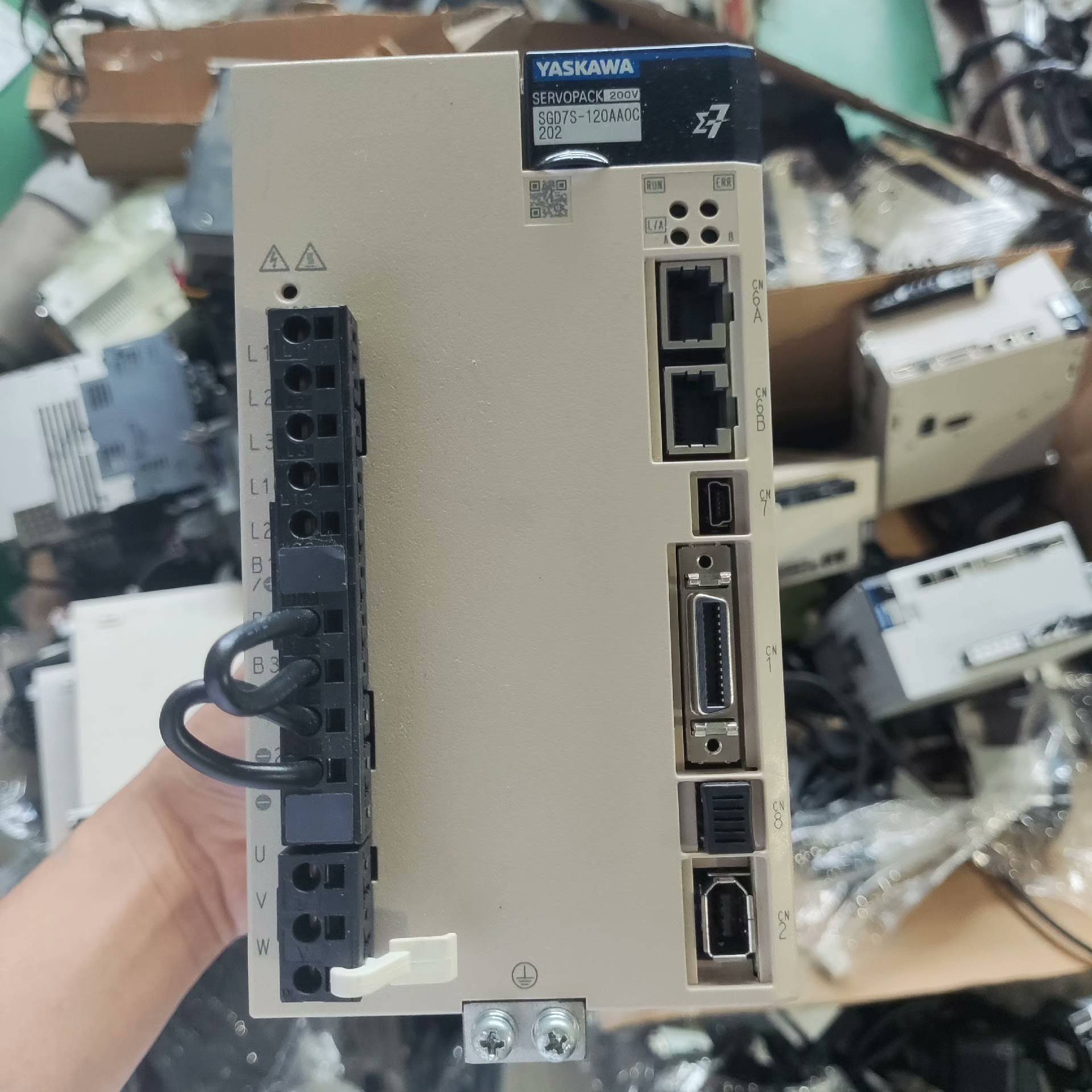 安川7系 SGD7S-120AA0C202 1.5kw伺服驱