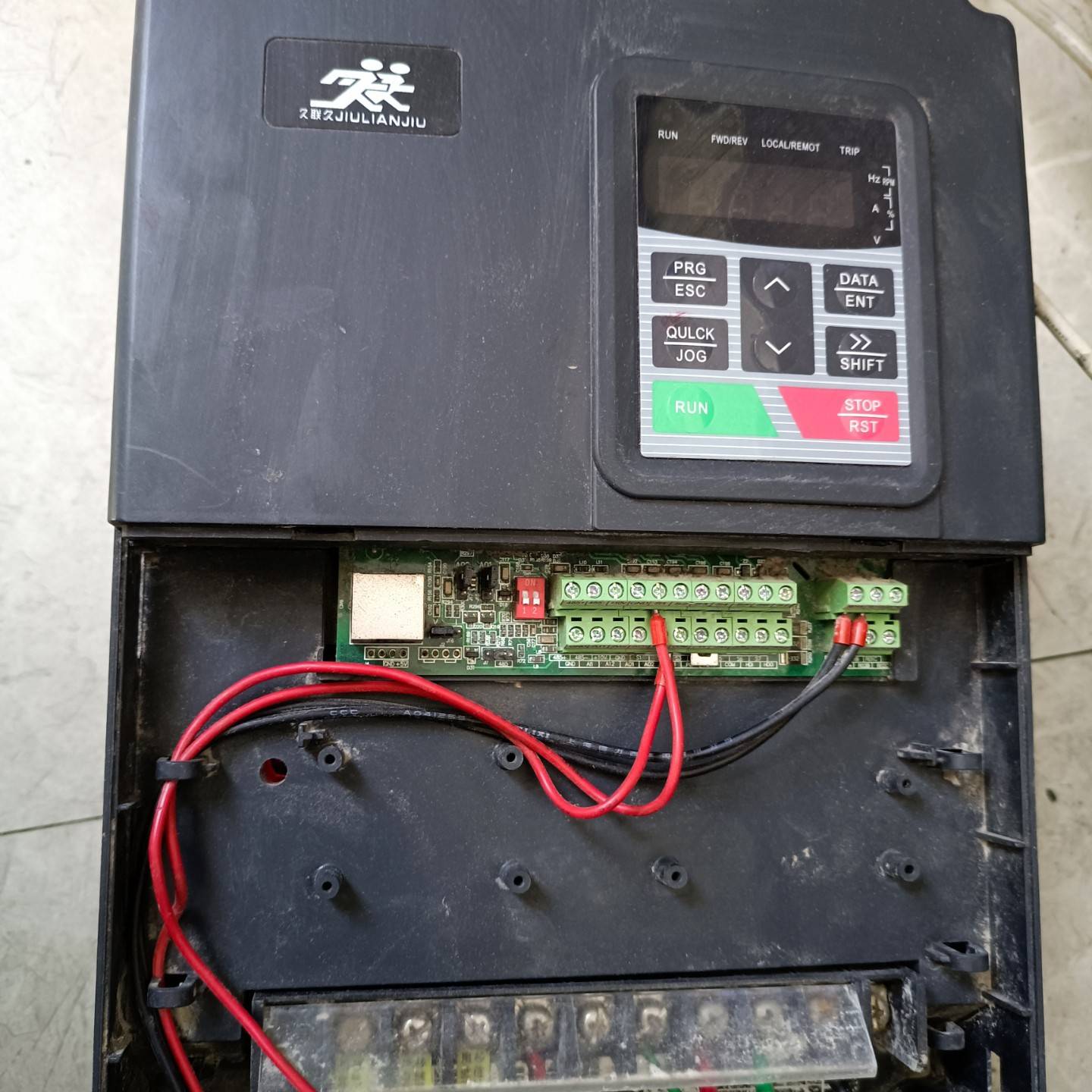 [议价]久联久变频器JB10A7R5G/011P-4.   7.5K