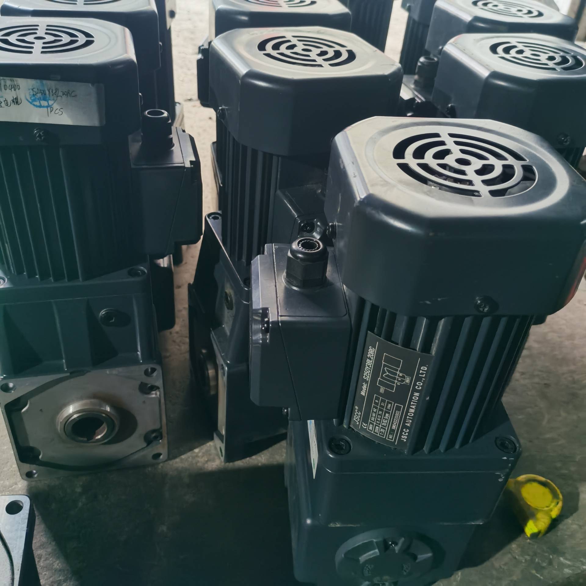 JSCC直角减速电机，型号S250Y38L20RC，功率25