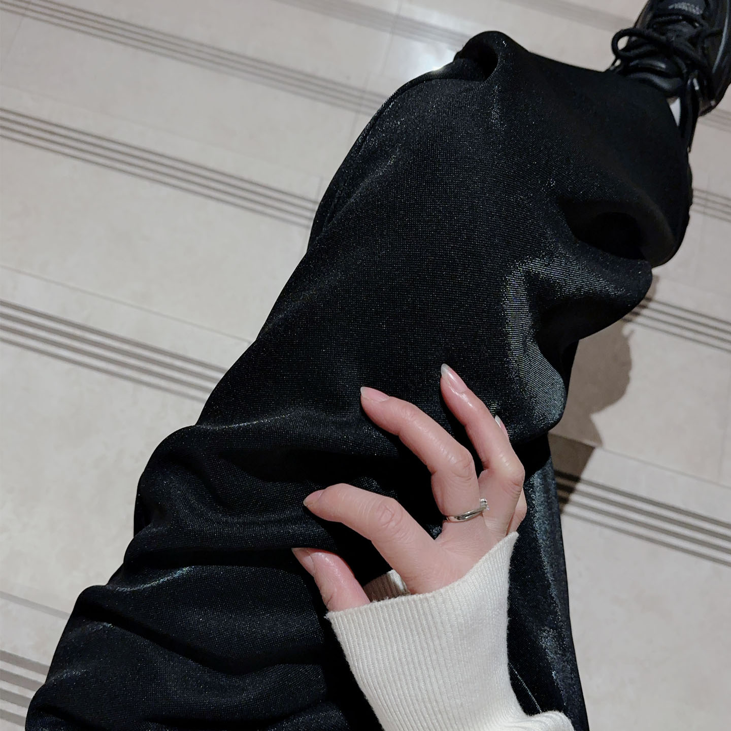光泽感黑色休闲裤女阔腿加绒裤子