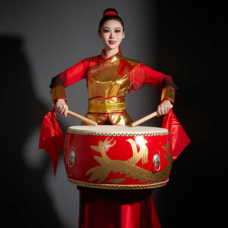 水鼓扇子舞秧歌威风现代民族服装